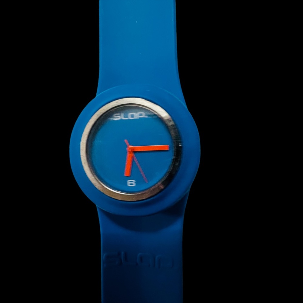 VINTAGE AUTHENTIC BLUE SLAP WATCH NEVER WORN! Like new
